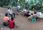 Bhabinkamtibmas-Polsek-Paga,-Aipda-Dewa-Swijana-melakukan-giat-Patroli-Dialogis-di-Desa-Gera-,-Kec.Mego,-Kab.-Sikka.