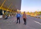 Bandara-Frans-Seda-Tutup-Akibat-Abu-Vulkanik.-Personil-KP3-Udara-dan-Otoritas-Keamanan-Bandara-Frans-Seda-Melaksanakan-Pengamanan