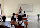 Dari-Habi-untuk-Masa-Depan-Gemilang,-Polres-Sikka-Dorong-Pelajar-Kenali-Peluang-Pendidikan-di-SMA-Kemala-Taruna-Bhayangkara