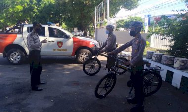 Sat-Samapta-Polres-Sikka-Laksanakan-Patroli-Bersepeda-Himbau-Cegah-Covid–19.
