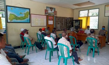 Brigpol-Sudirman-Abdullah-Hadiri-Rapat-Evaluasi-Tim-Satgas-Covid-19-Desa-Wolowiro