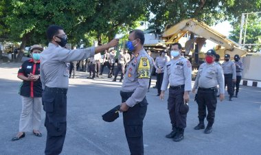 Urkes-Polres-Sikka-Lakukan-Pengecekkan-Suhu-Tubuh-Terhadap-Personil