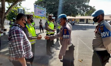 Sipropam-Polres-Sikka-Lakukan-Pemeriksaan-Kelengkapan-Diri-Personil