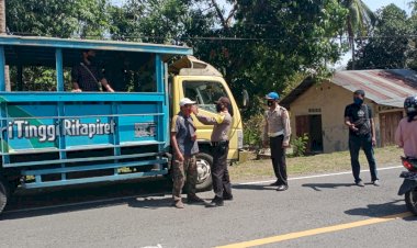 Kapolsek-Nita-Pimpin-Operasi-Yustisi-Penegakan-Disiplin-Protokol-Kesehatan-Pada-Pengendara-Bermotor