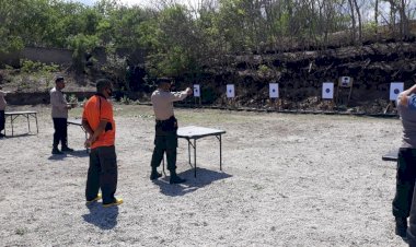 Asah-Kemampuan-Personil,-Polres-Sikka-Gelar-Latihan-Menembak