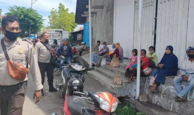 Operasi-Pekat,-Polsek-Alok-Lakukan-Razia-Barang-Kadaluwarsa