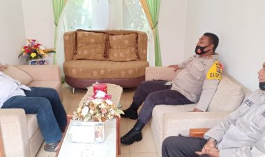 Kapolres-Sikka-Lakukan-Silahturahmi-Dengan-Uskup-Maumere-:-Mari-Kita-Bersinergi-Menjaga-Sikka-Dari-Radikalisme