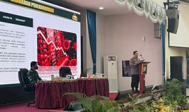 PANGLIMA-TNI-DAN-KAPOLRI-TINJAU-LANGSUNG-PELAKSANAAN-VAKSINASI-PRAJURIT-TNI-POLRI-DI-POLDA-KEPRI