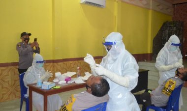 Deteksi-Dini-Covid-19,-Puluhan-Anggota-Polres-Sikka-Jalani-Rapid-Test
