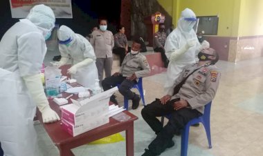 Cegah-Penyebaran-Covid-19,-Polres-Sikka-Gelar-Rapid-Test-Bagi-Anggotanya