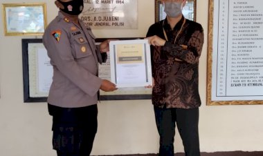 Polres-Sikka-Mendapat-Penghargaan-Dari-KPP-Pratama-Maumere