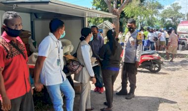 Pasar-Murah-Di-Kel.-Kota-Uneng,-Bhabinkamtibmas-Sigap-Laksanakan-Pengamanan-Dan-Pendisiplinan-Prokes-Covid-19