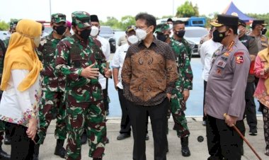 Panglima,-Kapolri-dan-Menkes-Tinjau--Rusun-Nagrak-dan-Beberapa-Posko-PPKM-Mikro-di-Jakarta