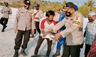 Bakti-Sosial-Kapolres-Sikka-Kunjungi-Pulau-Terluar,Pospol-Pulau-Pemana