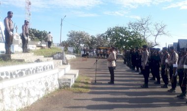 Hari-Bhayangkara-Ke-75-Polres-Sikka-Ziarah-di-TMP-dan-Tabur-Bunga