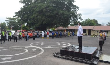 Lonjakan-Kasus-Covid-19,-Polres-Sikka-Gandeng-Pemerintah-dan-TNI,-Lakukan-Penyemprotan-Disinfektan-Massal