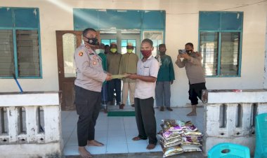 Kunjungi-Wilkum-Polsubsektor-Nebe,-Kapolres-Berikan-Bantuan-Kepada-Takmir-Masjid-Baitussodiq-Tanadewa