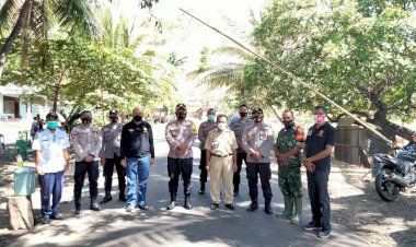Kapolres-Sikka-dan-Kadishub-Cek-Pos-Penyekatan-Lintas-Batas-Sikka-Ende