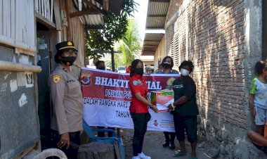 Sambut-Hari-Jadi-Polwan-ke-73,-Polwan-Polres-Sikka-Laksanakan-Bakti-Sosial-dan-Anjangsana