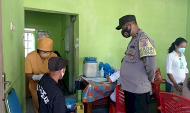 polsek-paga-melaksanakan-pengamanan-vaksinasi