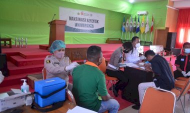 Vaksin-Merdeka,-Polres-Sikka-Gandeng-UNIPA-Berikan-1000-Dosis-Vaksin-Untuk-Civitas-Akademika-dan-Masyarakat