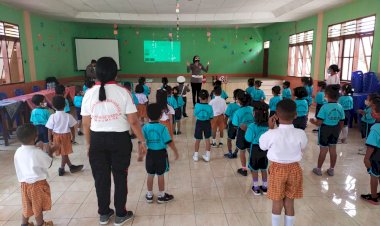 Tanamkan-Disiplin-Lalu-Lintas-Sejak-Dini,-Unit-Dikyasa-Polres-Sikka-Berikan-Dikmas-Lantas-Anak-TK-Yos-Sudarso-Maumere