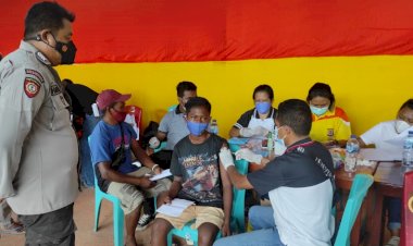 Polres-Sikka-Bersama-Brimob-Batalyon-B-Pelopor--Laksanakan-Vaksinasi-Dosis-2
