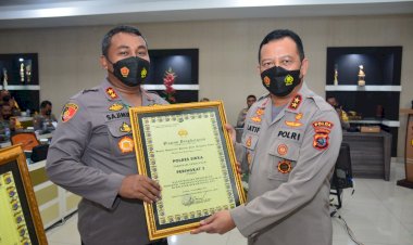 Polres-Sikka-Raih-2-Piagam-Penghargaan-Oleh-Kapolda-NTT