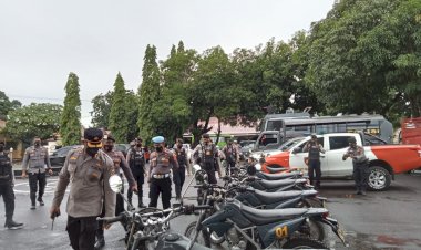 Kapolres-Sikka-Lakukan-Pengecekan-Kendaraan-Dinas-Operasional-Sat-Samapta