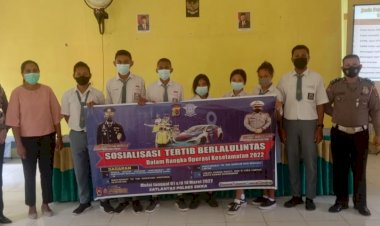 Police-Goes-To-School,-Polres-Sikka-Sosialisasikan-Ops-Keselamatan-Turangga-2022-di-SMK-St.-Thomas-Maumere
