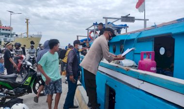 Ops-Ketupat-2022,-Personil-Pos-Terpadu-Laksanakan-Pengamanan-Aktivitas-Pelabuhan-Lsay-Maumere