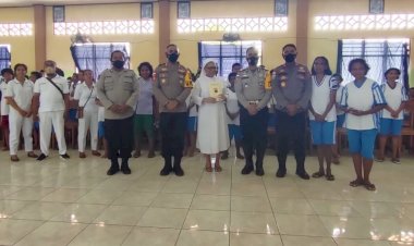 Kapolres-Sikka-Kunjungi--Panti-St.-Dymphna