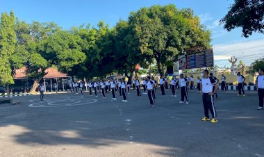 Jumat-Sehat,-Personil-Polres-Sikka-Laksanakan-Olahraga-Bersama