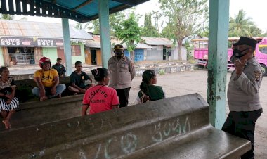 Dampak-Kenaikan-Harga-BBM,-Satbinmas-Polres-Sikka-Laksanakan-Sambang-Di-Terminal-Bus-dan-Pangkalan-Ojek