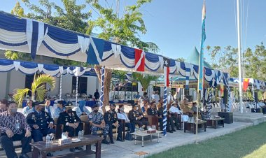 Kapolres-Sikka-Hadiri-Upacara-Hut-TNI-Angkatan-Laut-Ke-77