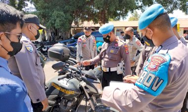 Si-Propam-Polres-Sikka-Melaksanakan-Pengecekan-Kendaraan-Dinas