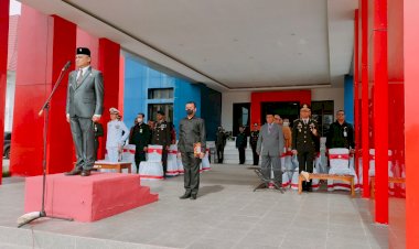 Kapolres-Sikka-Hadiri-Upacara-Peringatan-Hari-Pahlawan-Nasional