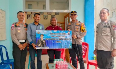 Kapolres-Sikka-Berikan-50-Sak-Semen-Untuk-Perbaikan-Gereja-St.-Maria-Imaculata-Lekebai