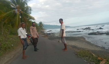 Sambangi-Pesisir-Pantai-Bripka-Virgis-Himbau-Warga-Nelayan-Waspada-Cuaca-Ekstrem-Saat-Melaut