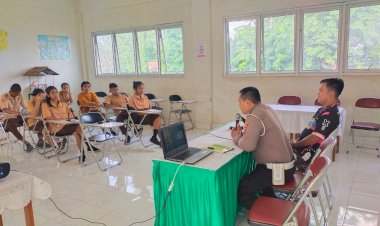 Satlantas-Polres-Sikka-Gelar-Gelar-Police-Goes-To-School