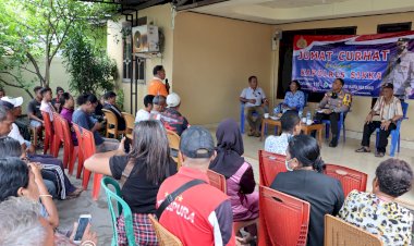 Warga-Wairotang-Sampaikan-Keluhan-Kepada-Kapolres-Sikka-dalam-sesi-Jumat-Curhat