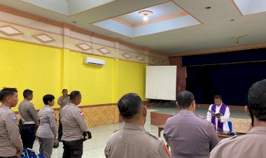 Laksanakan-Binrohtal-Rutin-Untuk-Menciptakan-Karakter-Anggota-Polres-Sikka-Yang-Lebih-Humanis