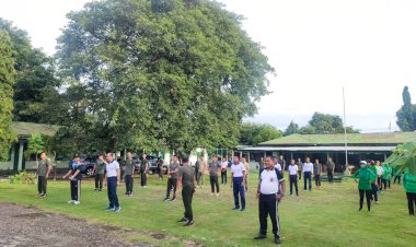 Personil-Polres-Sikka-Ikuti-Olahraga-Bersama-TNI-Polri-dan-FKPD-di-Makodim-1603-Sikka