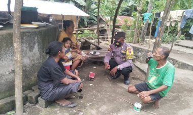 Bhabinkamtibmas-Polsek-Lela-Sambang-Warga-Desa-Binaan-Wujudkan-Kemitraan