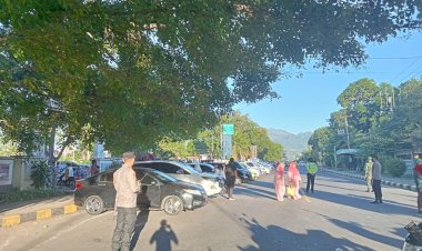 Berikan-Rasa-Aman,-Jajaran-Polres-Sikka-Amankan-Ibadah-Sholat-Ied-Idul-Fitri-1444-H