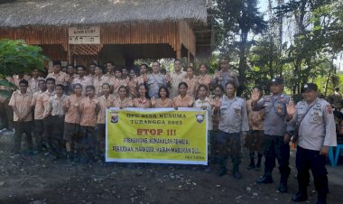 Berkunjung-Ke-Sekolah,-Operasi-Bina-Kusuma-Turangga-2023-Polres-Sikka-Penyuluhan-Bahaya-Kenakalan-Remaja