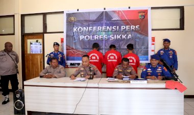 Sat-Polairud-Ungkap-Penangkapan-Ikan-Dengan-Menggunakan-Bahan-Kimia,-Polres-Sikka-Gelar-Konferensi-Pers