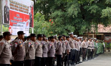 Kapolres-Sikka-Pimpin-Apel-Ketua-Satuan-Keamanan-Lingkungan