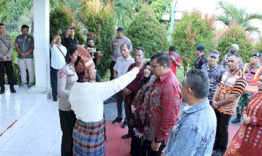 Forkopimda-dan-PJU-Polres-Sambut-Kedatangan-Kapolres-Sikka-Yang-Baru-di-Nian-Tana-Sikka