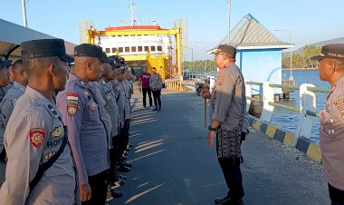 Kapolres-Tinjau-Pergesar-Personil-dan-Logistik-dalam-rangka-Kunjungan-Kapolri-ke-Palue